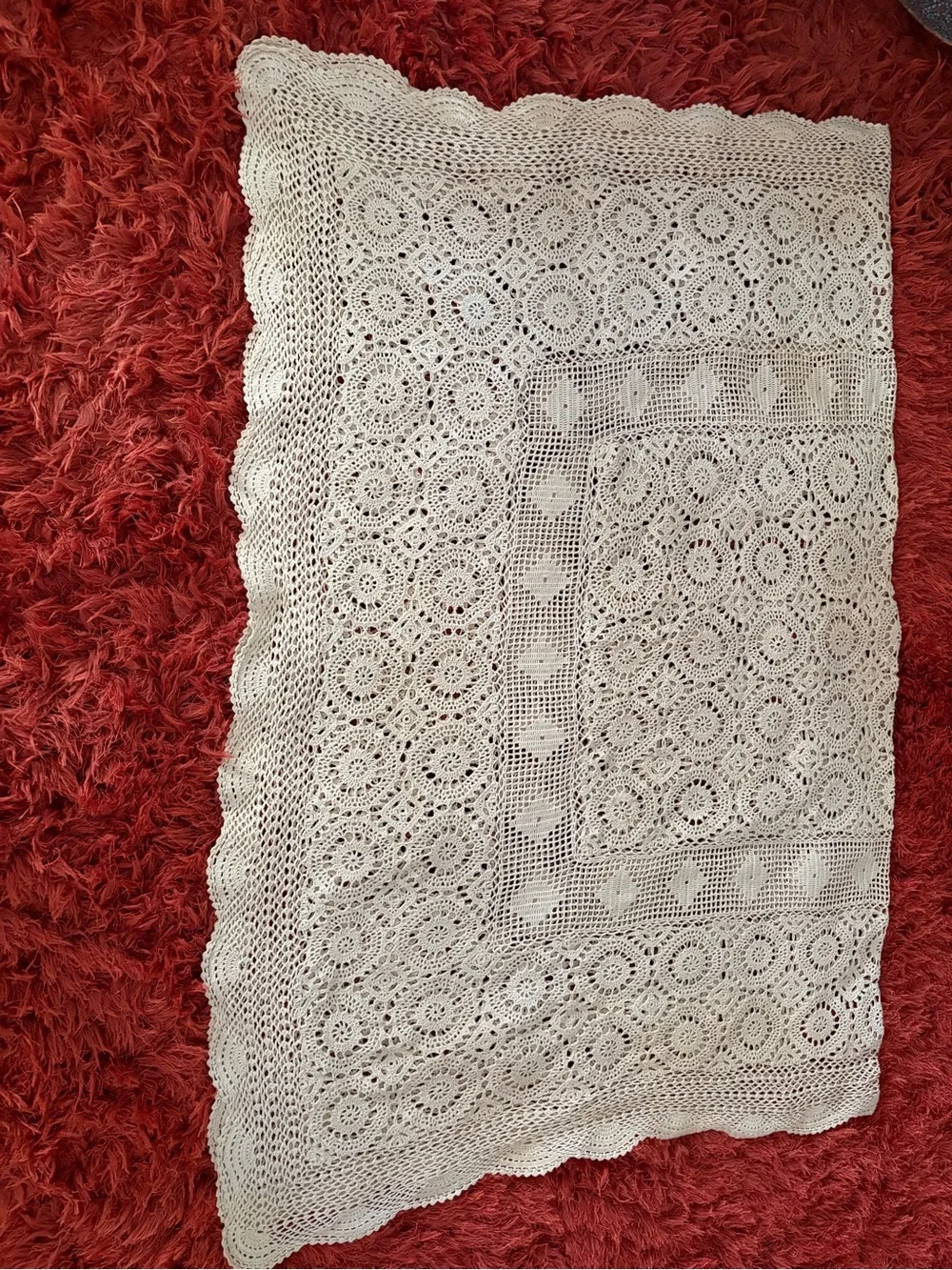 Vintage Beautiful Cream Cokored Crochet Lace Tablecloth 56”W 74”L Read